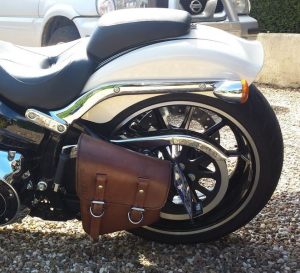 Sacoche Myleatherbikes Softail Breakout (71)